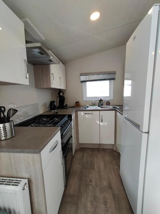 Bj Chalets - De Rug 1 - Vakantiepark Lauwersoog - Luxe Chalet Met Vaatwasser! Vroege Incheck! Exterior foto