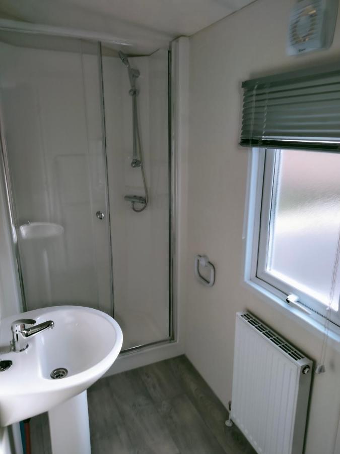 Bj Chalets - De Rug 1 - Vakantiepark Lauwersoog - Luxe Chalet Met Vaatwasser! Vroege Incheck! Exterior foto